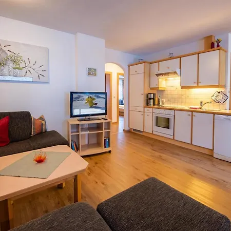 Bacher アパート *